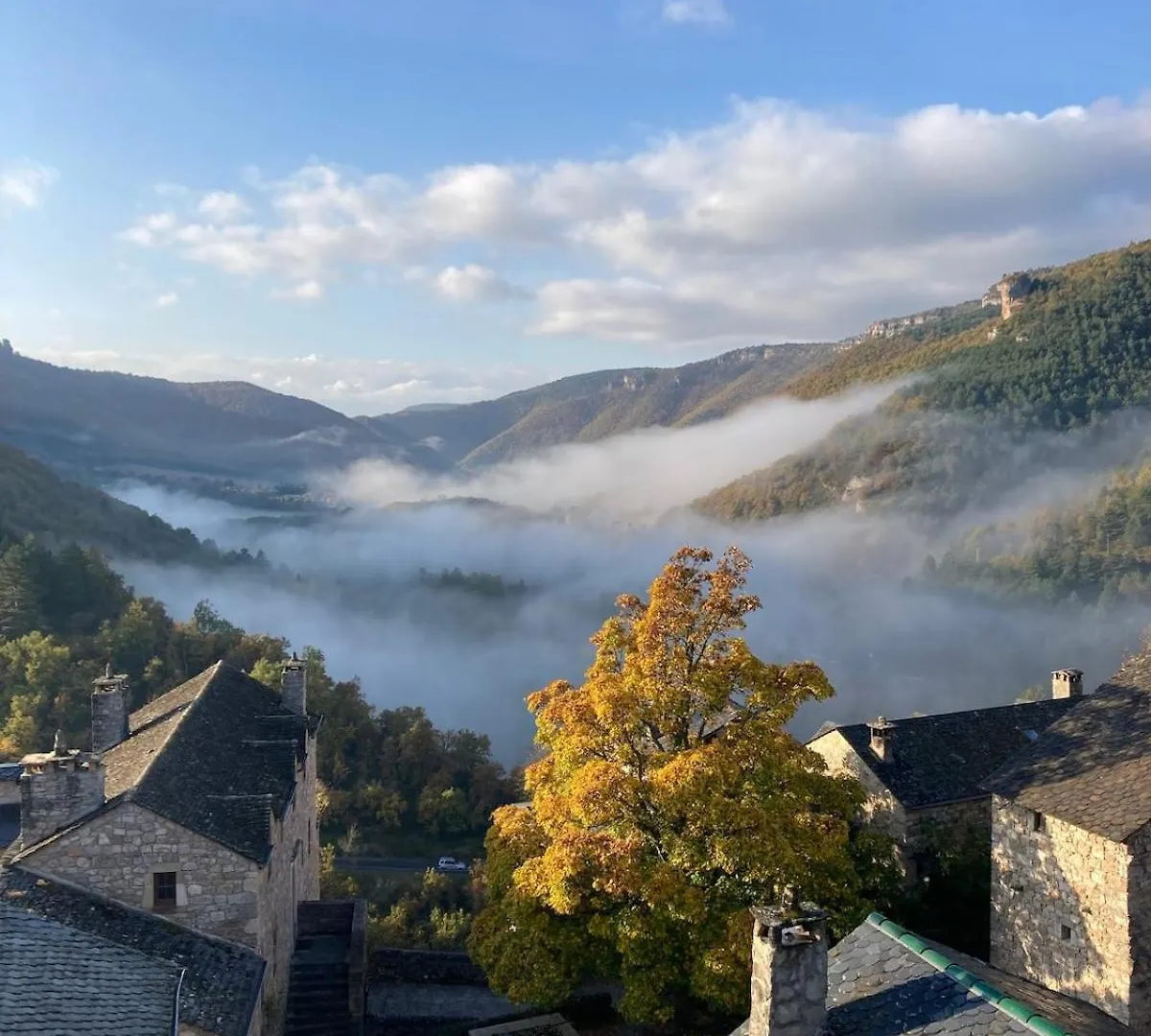 Gite Lou Clapas Dans Village Perche Du Parc Des Grands Causses Nant